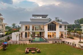 StayVista at The Francolin Farm with Free Breakfast, Infinity Pool & Jacuzzi